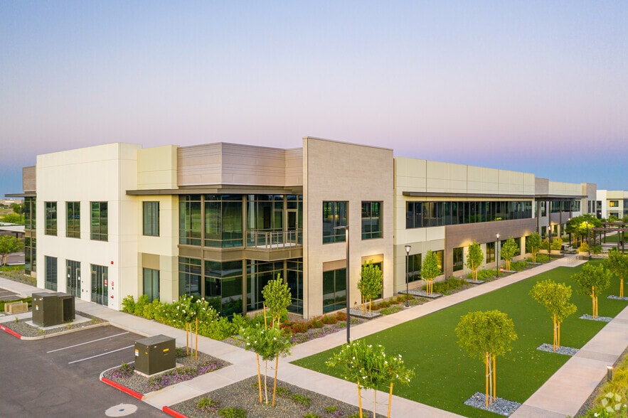 SEC Pecos Rd & Gilbert Rd, Gilbert, AZ à louer - Photo du bâtiment - Image 1 de 20