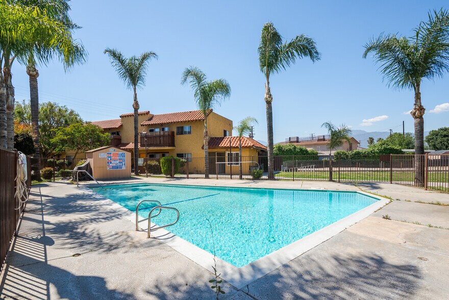 4810 N Vincent Ave, Covina, CA à vendre - Photo du bâtiment - Image 2 de 7