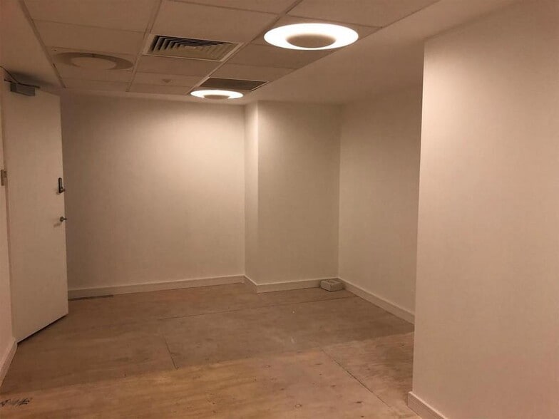 11-23 High St, Sheffield for lease - Interior Photo - Image 2 of 5