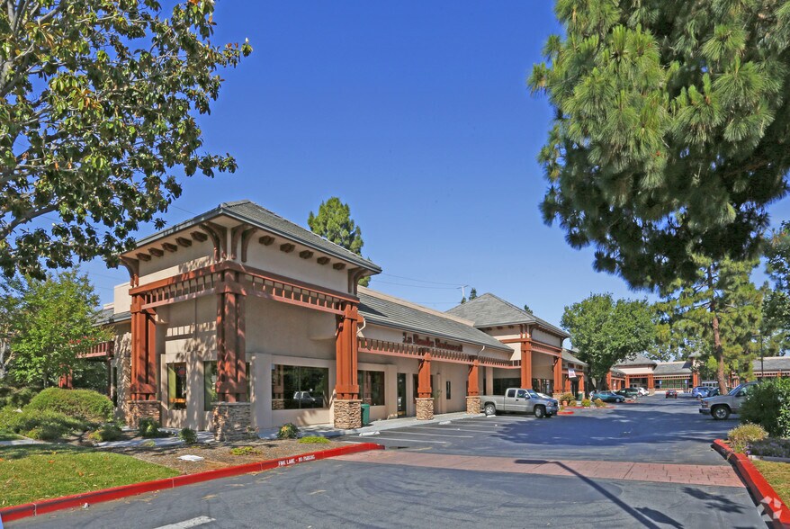 580 N Rengstorff Ave, Mountain View, CA à vendre - Photo du bâtiment - Image 2 de 16