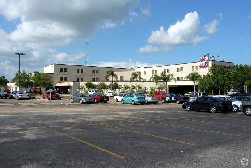 15101 Interstate 10 E, Channelview, TX à vendre - Photo du bâtiment - Image 2 de 10