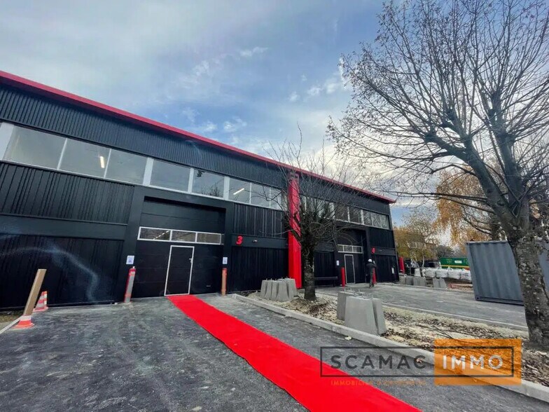Industriel dans Bonneuil-sur-Marne à louer - Photo du bâtiment - Image 2 de 7