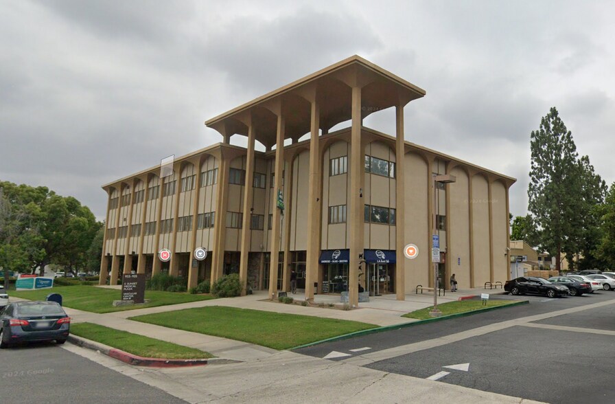 933 S Sunset Ave, West Covina, CA à louer - Photo du bâtiment - Image 2 de 4