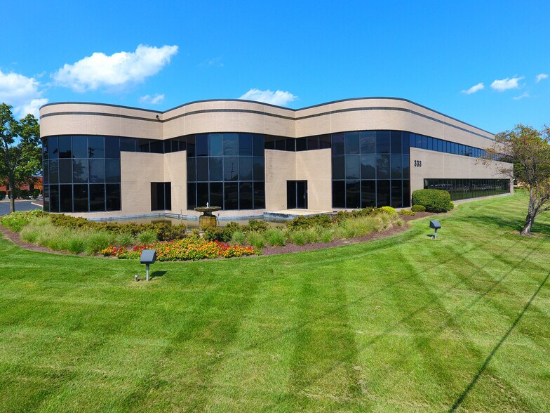 Fairview Executive Park portefeuille de 3 propriétés à vendre sur LoopNet.ca - Photo du bâtiment - Image 3 de 5