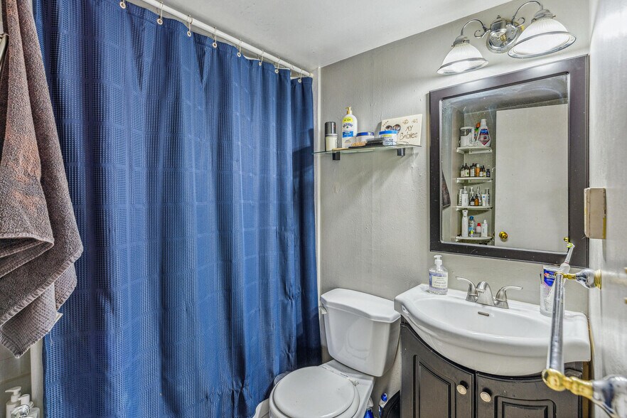 1570 Saint Paul St, Denver, CO à vendre - Photo du bâtiment - Image 3 de 51
