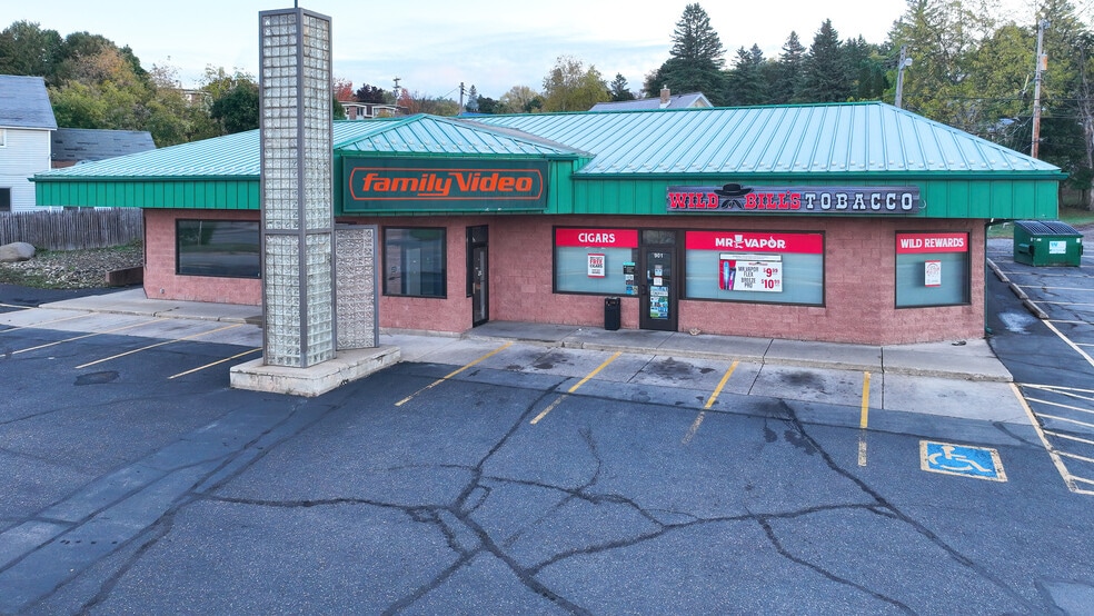 901 S Stephenson Ave, Iron Mountain, MI for lease - Building Photo - Image 3 of 6
