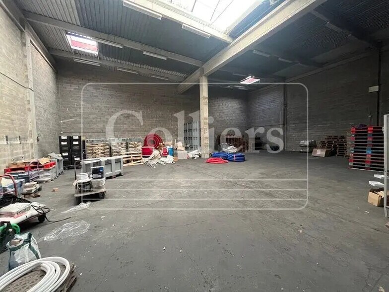 Flex dans Vitrolles à louer - Photo du bâtiment - Image 2 de 8