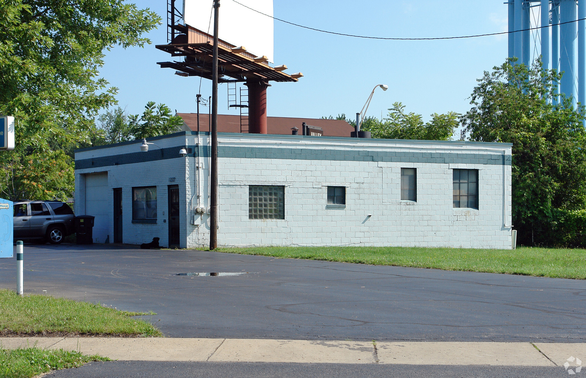 1227 Youngstown Rd SE, Warren, OH for sale Primary Photo- Image 1 of 1