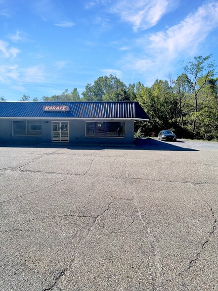 703 US-30, Imperial, PA for lease - Primary Photo - Image 1 of 32
