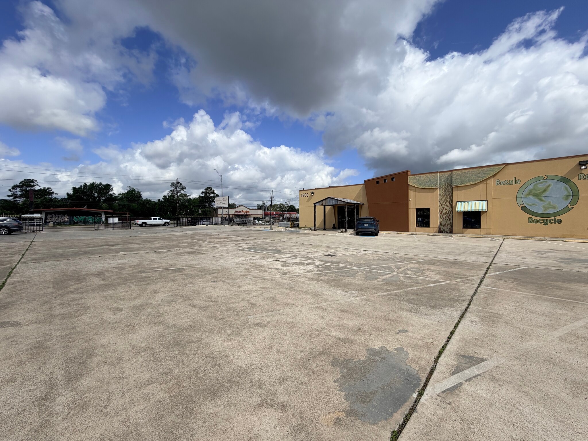 4900 N Shepherd St, Houston, TX for lease Building Photo- Image 1 of 7
