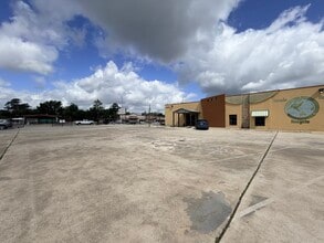 4900 N Shepherd St, Houston, TX for lease Building Photo- Image 1 of 7