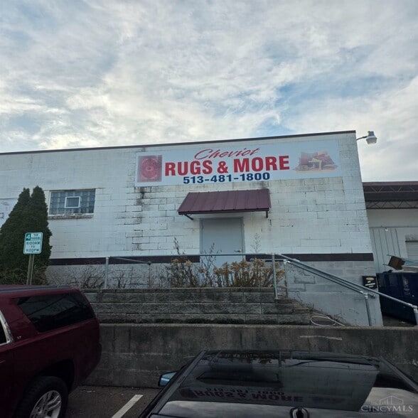 3817 N Bend Rd, Cincinnati, OH for lease - Building Photo - Image 2 of 8