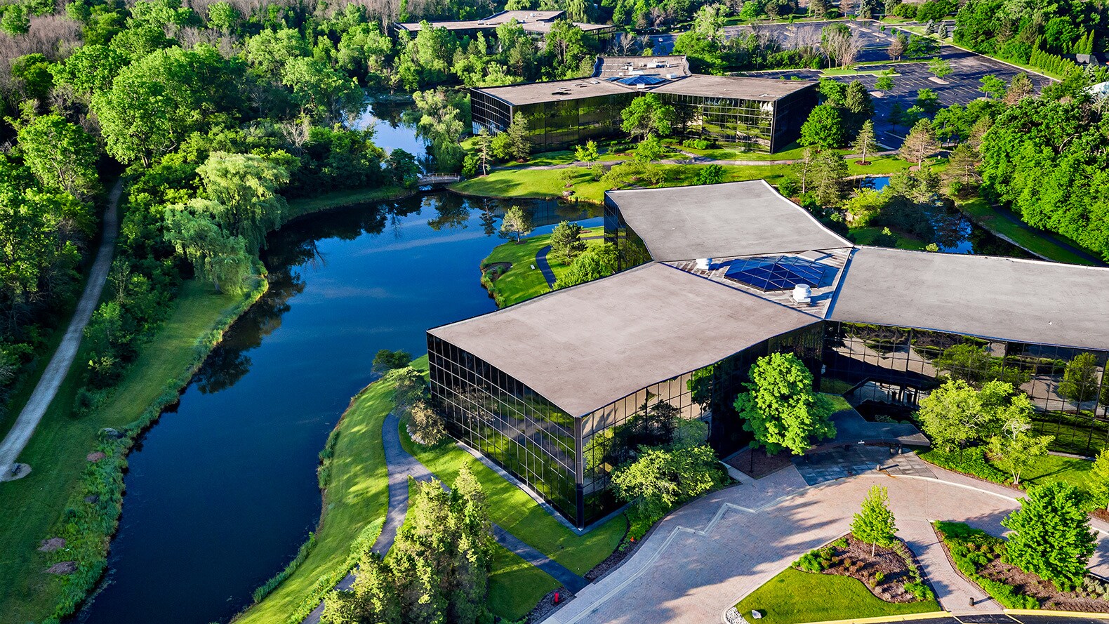 2333 Waukegan Rd, Bannockburn, IL à louer Photo principale- Image 1 de 52