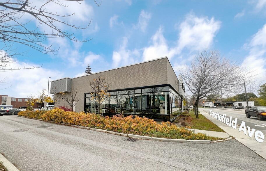 1296 Castlefield Ave, Toronto, ON à louer - Photo du bâtiment - Image 1 de 6