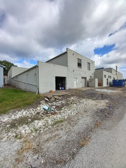 939 W Wooster Rd, Barberton, OH à vendre - Photo du bâtiment - Image 3 de 4