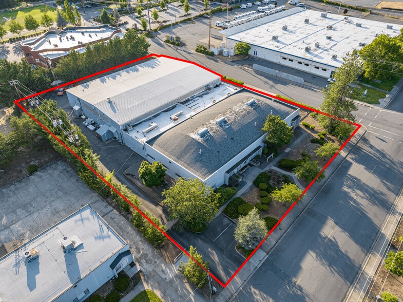 1600 NW Washington Blvd, Grants Pass, OR à vendre - Photo du bâtiment - Image 3 de 71