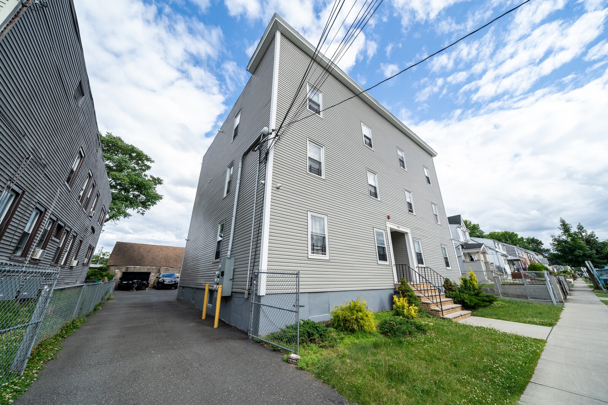 339-343 E 28th St, Paterson, NJ à vendre Photo principale- Image 1 de 15