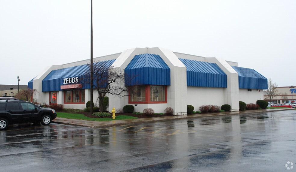 1890 S Clinton Ave, Rochester, NY for lease - Building Photo - Image 1 of 4