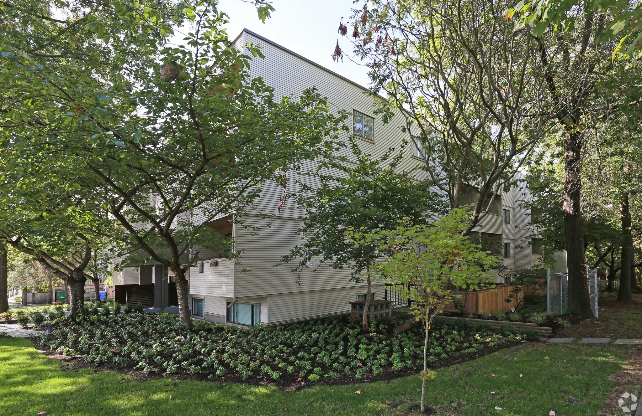 1925 Woodland Dr, Vancouver, BC for sale Primary Photo- Image 1 of 1