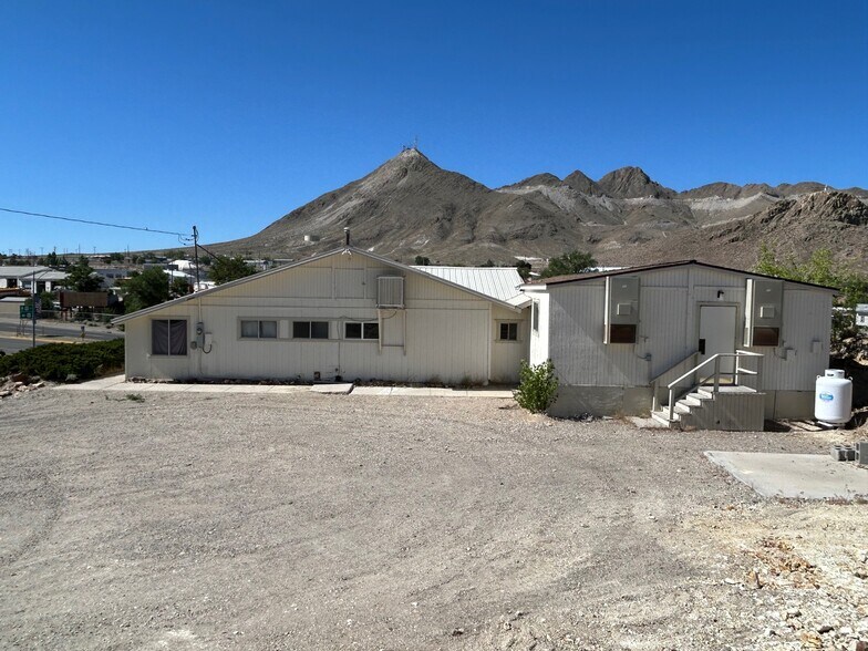 135 Magnolia Ave, Tonopah, NV à louer - Photo du bâtiment - Image 3 de 9