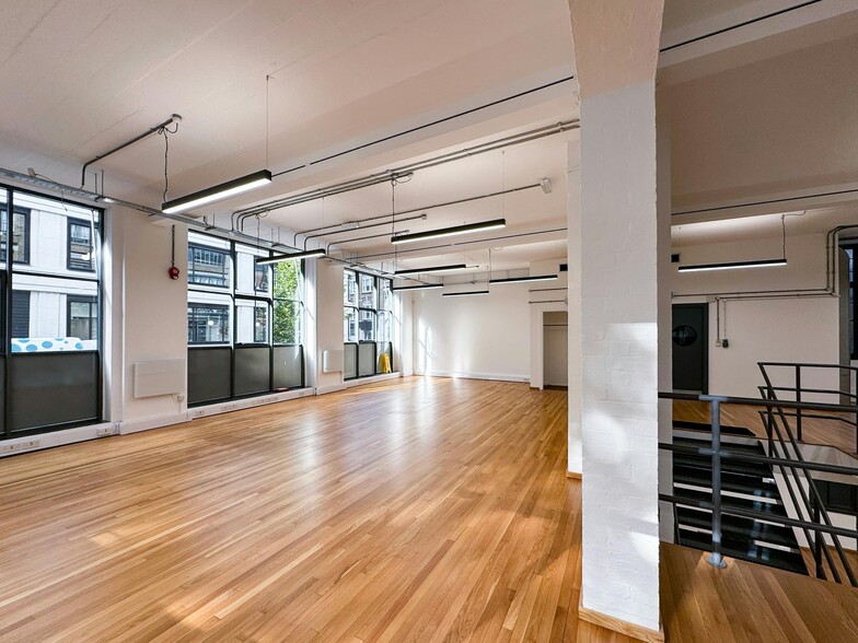 30 Gresse St, London à louer - Photo du bâtiment - Image 3 de 21