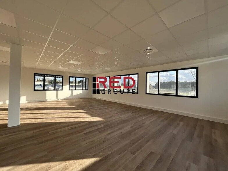 480 Route De Berre, Éguilles à vendre - Photo du bâtiment - Image 2 de 8