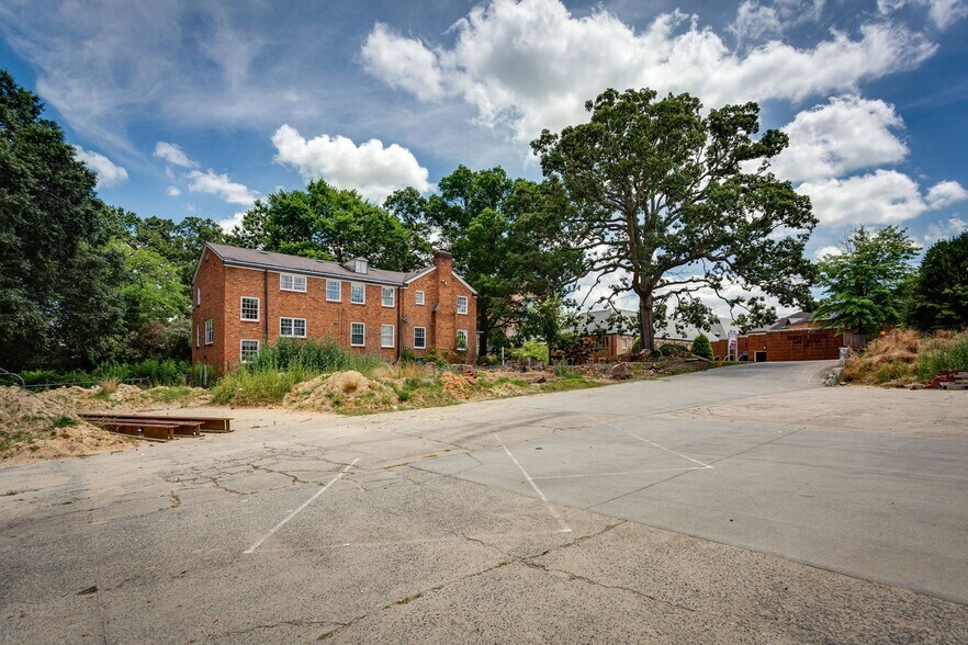 703 N Greene St, Greensboro, NC à vendre - Photo du bâtiment - Image 3 de 9