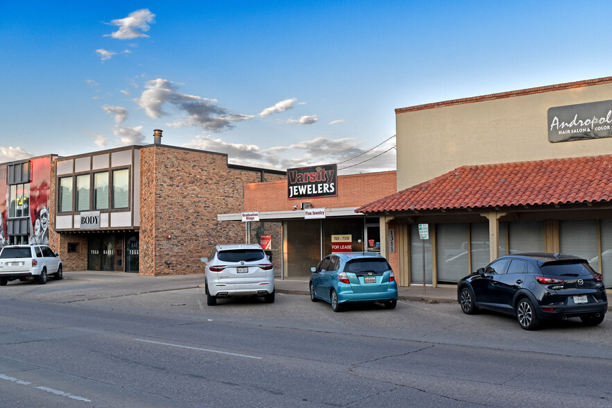 1311 University Ave, Lubbock, TX à louer - Photo du bâtiment - Image 2 de 6