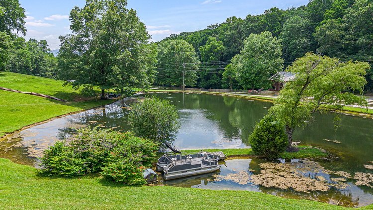 116 & 118 Holcombe Cove Rd, Candler, NC à vendre - Photo du b timent - Image 3 de 63