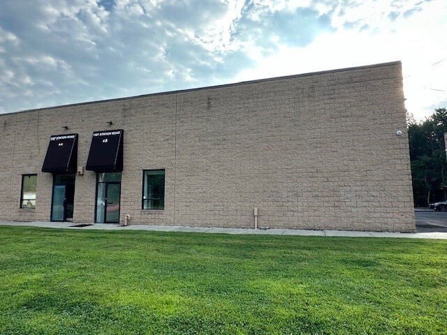 1107 Station Rd, Bellport Village, NY for lease - Building Photo - Image 3 of 7