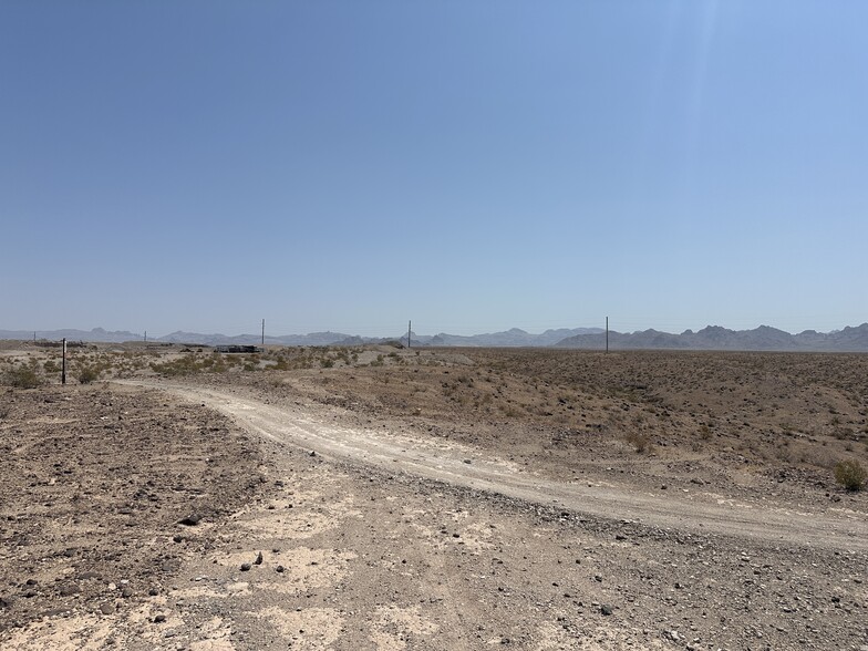 3414 Tres Alamos Dr, Bullhead City, AZ à vendre - Photo du bâtiment - Image 2 de 10