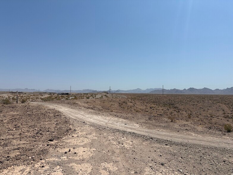 3414 Tres Alamos Dr, Bullhead City, AZ à vendre - Photo du bâtiment - Image 2 de 10