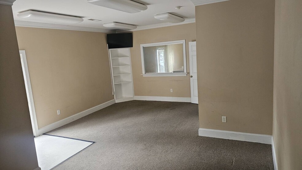 717 Rosanne Dr, Kinston, NC for lease - Building Photo - Image 3 of 10