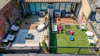 213 1st Ave S, Seattle, WA - Aerial  map view