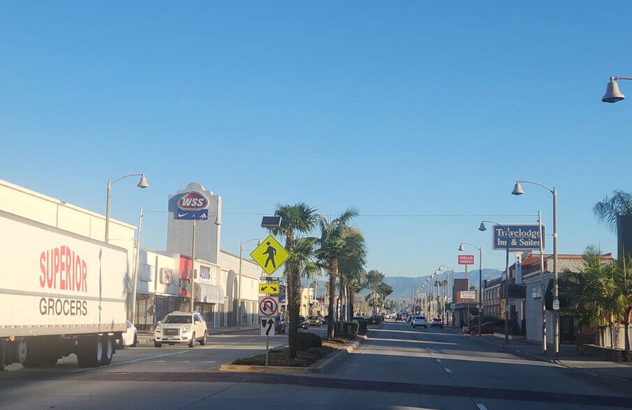 6607 S Atlantic Ave, Bell, CA for sale - Building Photo - Image 2 of 7