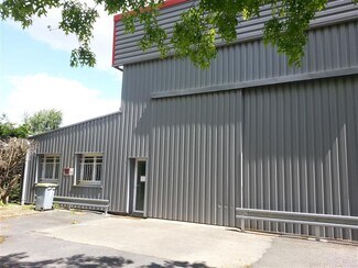 Plus de détails pour Local d'activités à louer