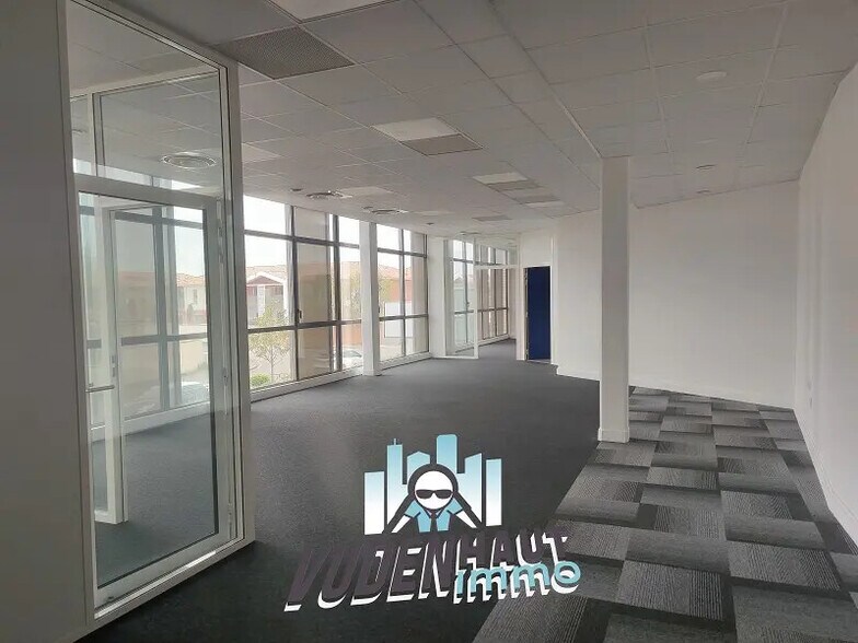 Office in Colomiers for lease - Interior Photo - Image 1 of 9
