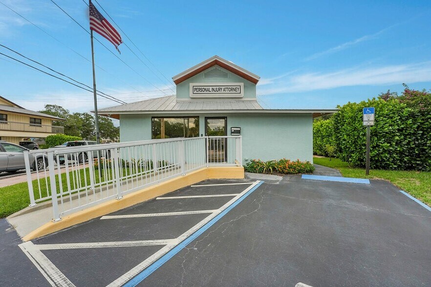 101 SE Martin Luther King Jr Blvd, Stuart, FL à vendre - Photo du bâtiment - Image 1 de 34