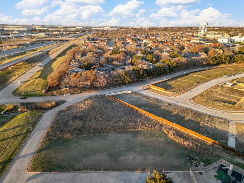 4420 Rainier St, Irving, TX à vendre - Photo du bâtiment - Image 2 de 10