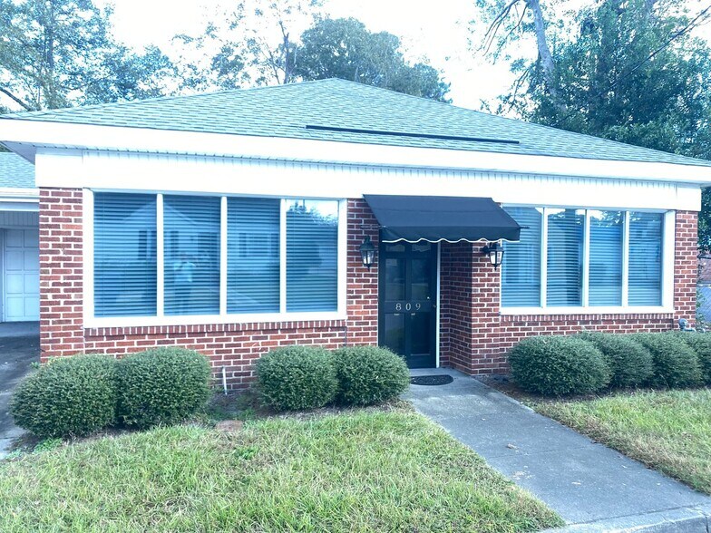 809 Rhem St, Kinston, NC à louer - Photo du bâtiment - Image 2 de 15