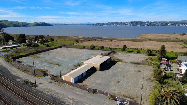 More details for 314 Embarcadero st, Martinez, CA - Land for Lease