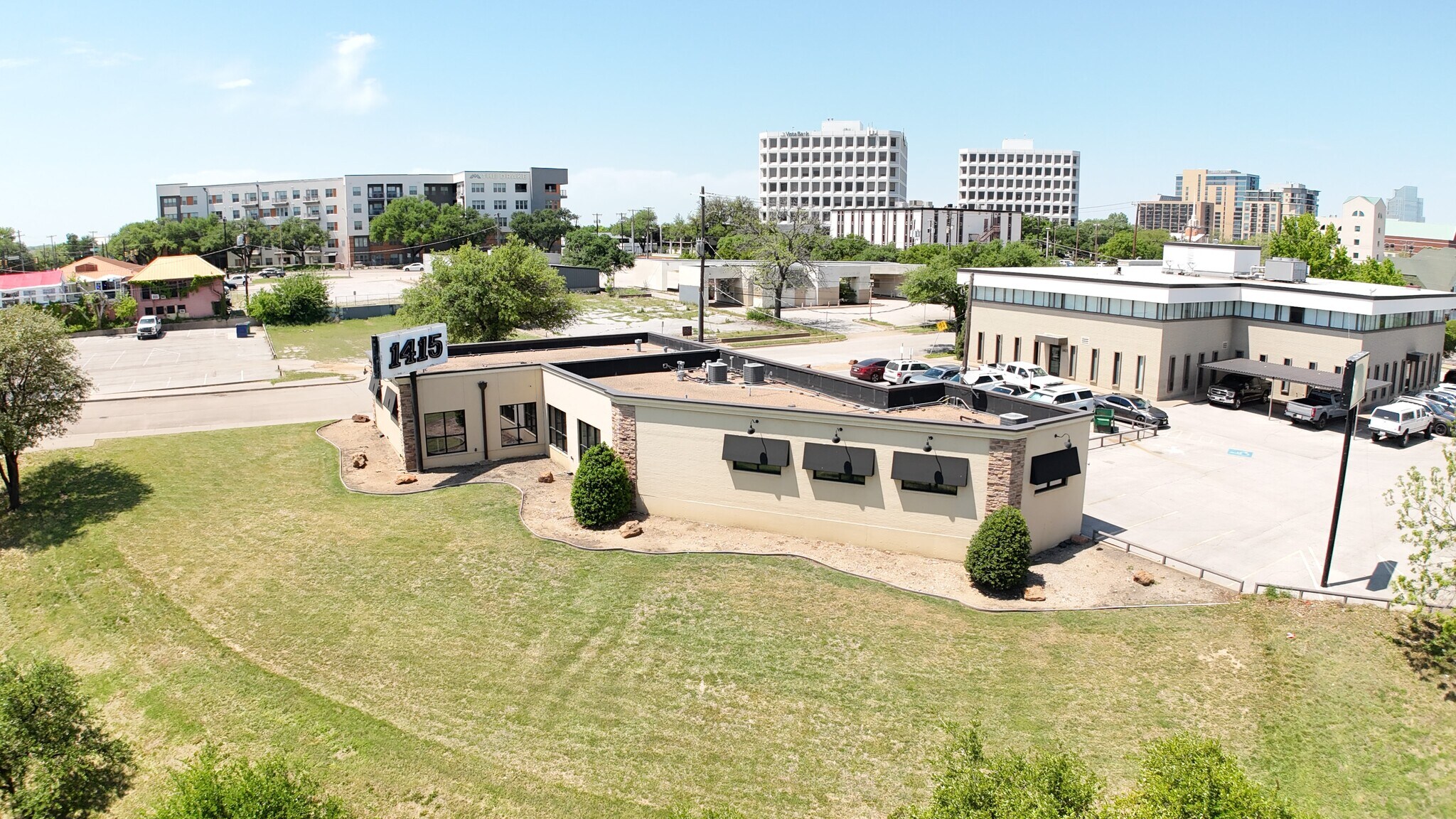 1415 Ballinger St, Fort Worth, TX à louer Photo du bâtiment- Image 1 de 8