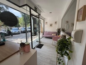 Retail in Barcelona, Barcelona for lease Interior Photo- Image 2 of 12