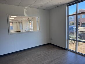 50101 Governors Dr, Chapel Hill, NC à louer Photo intérieure- Image 2 de 5