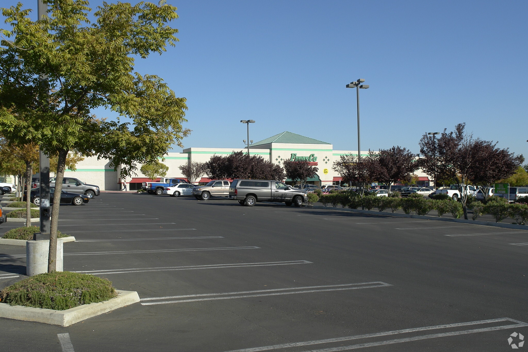 2505 Haley St, Bakersfield, CA for lease Primary Photo- Image 1 of 5