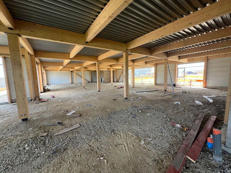 Retail in Louvres for lease - Construction Photo - Image 2 of 6
