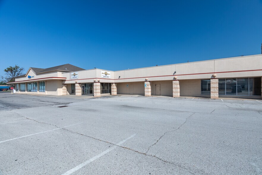 9 American Vlg, Granite City, IL for lease - Building Photo - Image 2 of 10