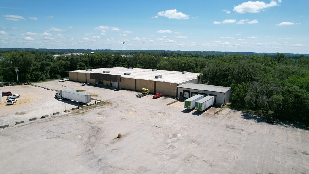 5012 Avenue O, Fort Madison, IA à vendre - Photo du bâtiment - Image 3 de 11