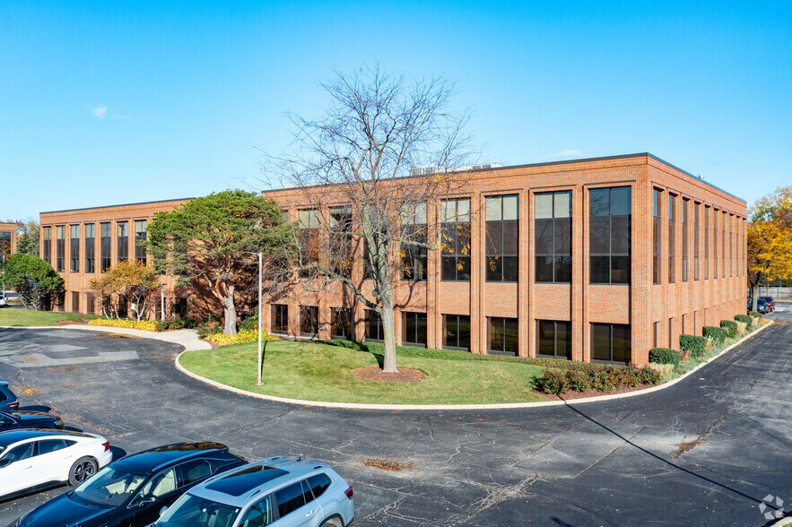 191 Waukegan Rd, Northfield, IL à louer - Photo du bâtiment - Image 3 de 7