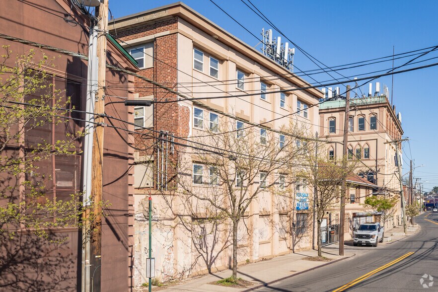 3087 Richmond Ter, Staten Island, NY à louer - Photo du bâtiment - Image 1 de 5